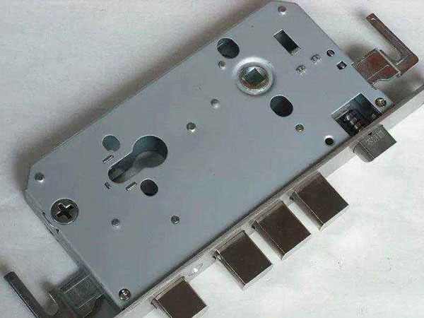 云岩24小时上门开锁公司